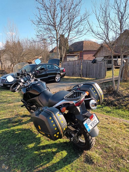 Suzuki V-Strom .