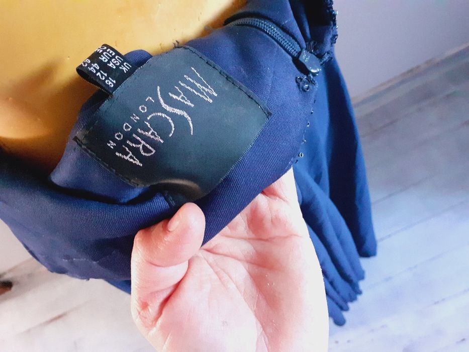 Vând rochie Mascara 42 noua