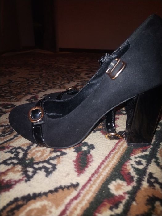 Туфли с каблуком
