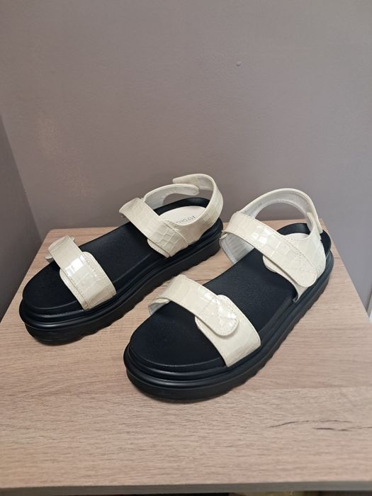 Страхотни сандали