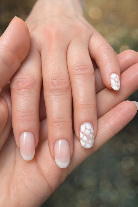 Чистый маникюр, укрепление и наращивание