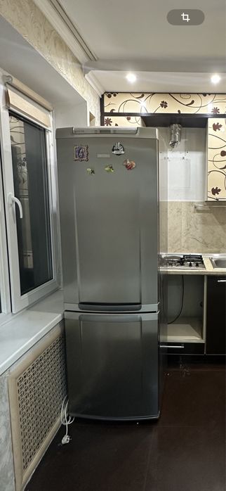 Продам холодильник !электролюкс! Самовыаоз