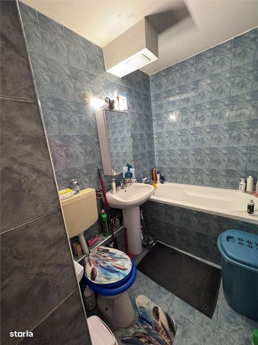 Apartament 2 camere Semidecomandat cf 2 Piata Resita