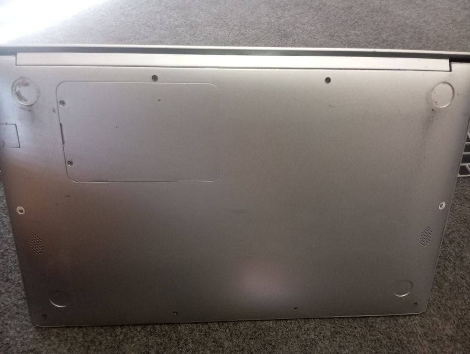 ECHIPS NOUTBOOK windows 10 pro