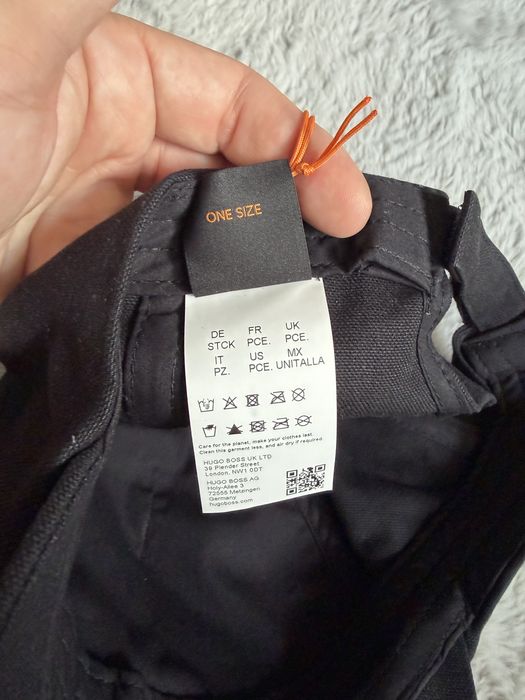 BOSS Fresco sapca unisex culoare neagra cu logo mic negru, marime universala noua originala