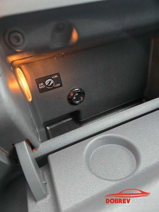 **САМО НА ЧАСТИ*** VW Touran 2.0tdi, ръчни скорости, ляв волан