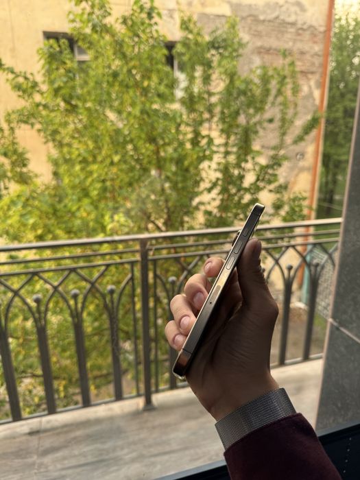 iphone 16 Pro Desert titanium