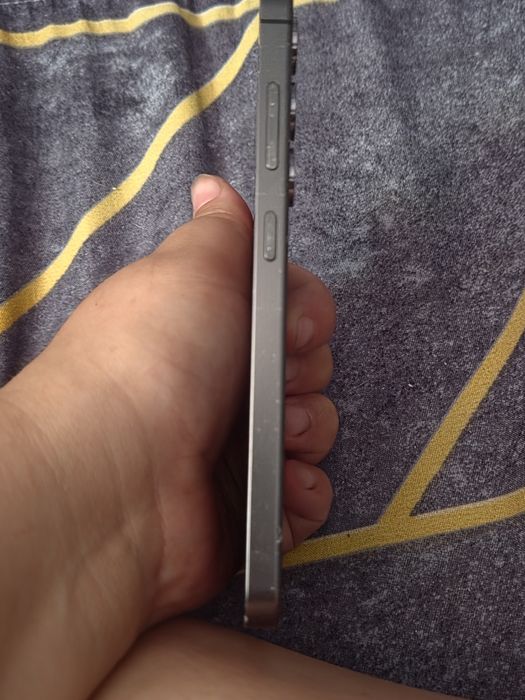 Vând telefon S24, dual SIM, prețul este nenegociabil.