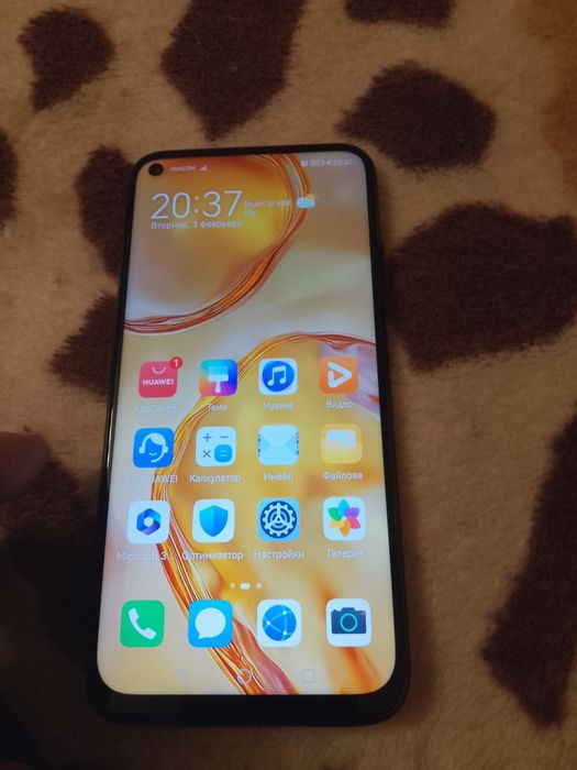 Телефон Huawei p40 lite
