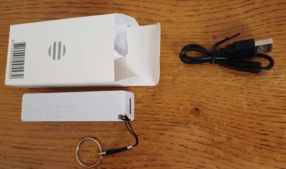 Baterie externa slim capacitate 2200 mAh si breloc, NOU, NOUA