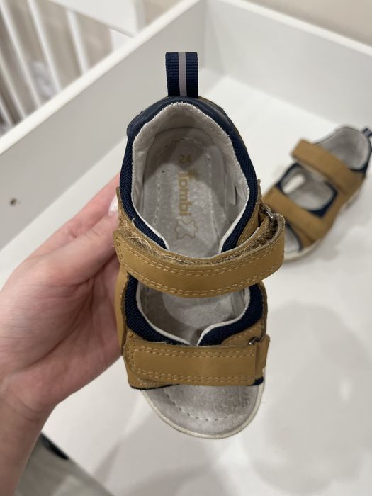 Продам сандали детские