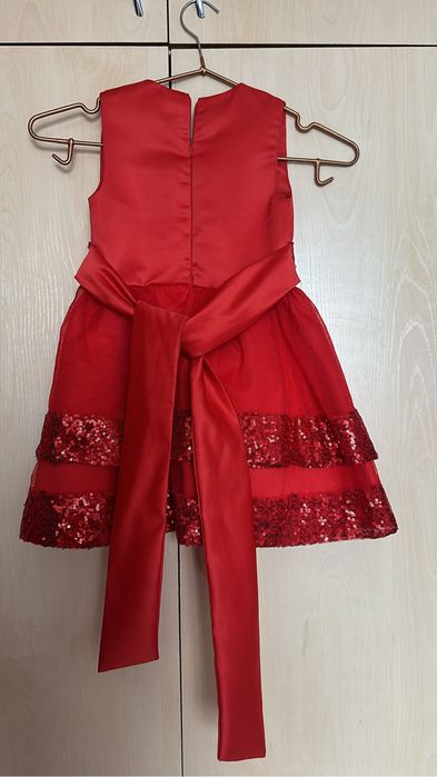 Продам детский Костюм и платье