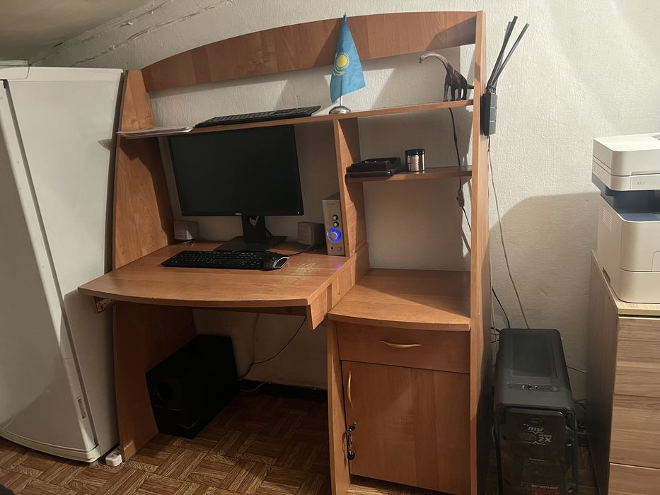 Компьютерный стол