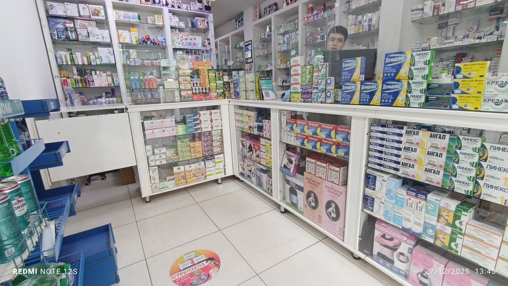 Apteka yoke Do'konlar uchun mebel sotiladi.
