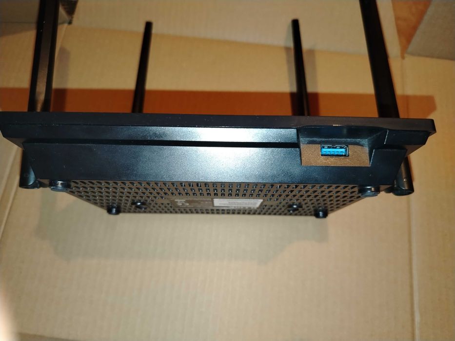 Гигабитов рутер D-Link DIR-853