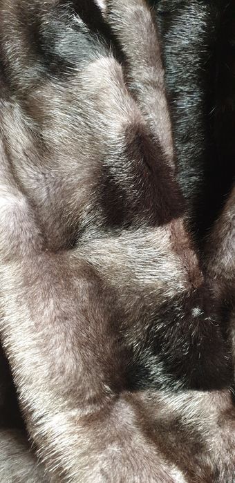 Продам норковую шубу