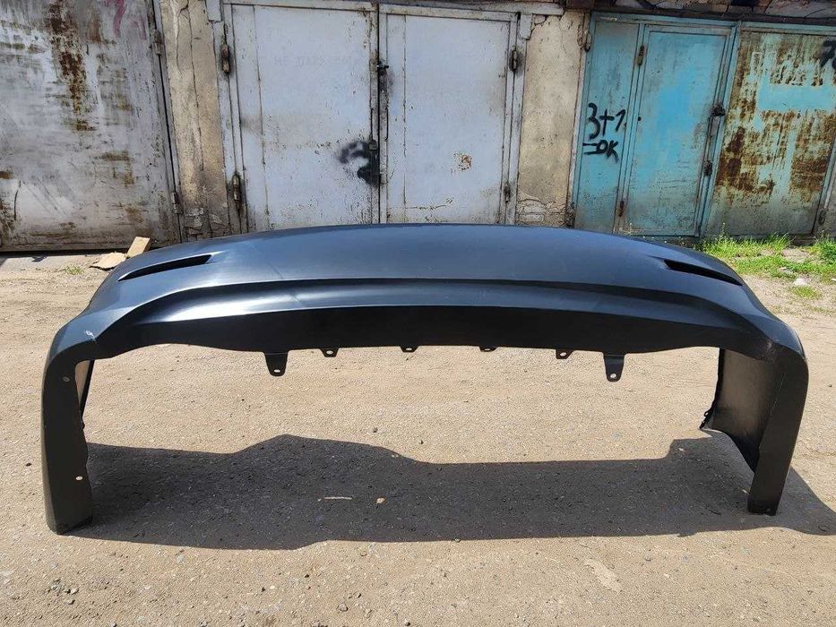 Бампер задний на тойоту камри 50 дубликат