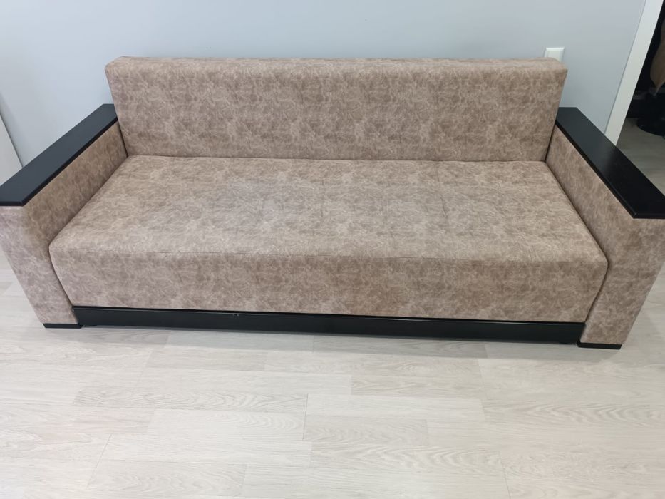 Продам Диван в хорошем чистом состоянии