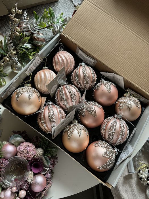 Стеклянные игрушки на елку