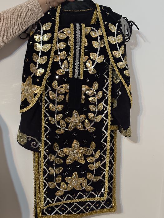 Costume populare de vanzare
