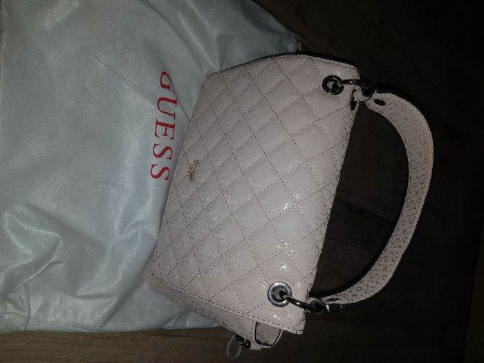 Оригинална дамска чанта Guess