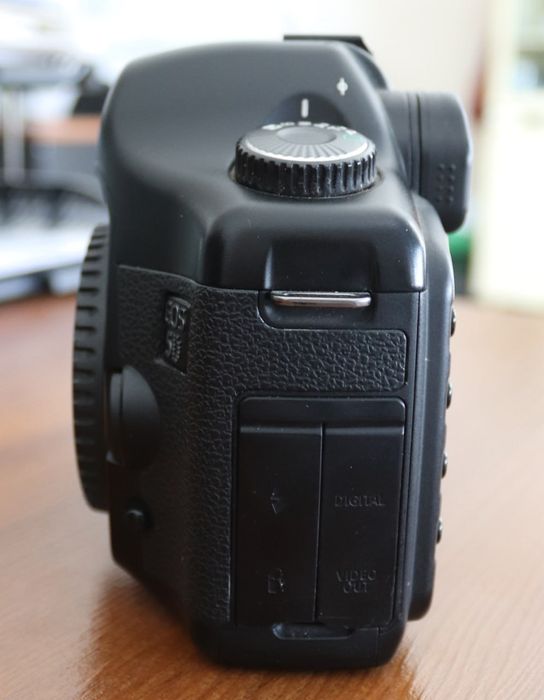 Продается Canon 5D первый