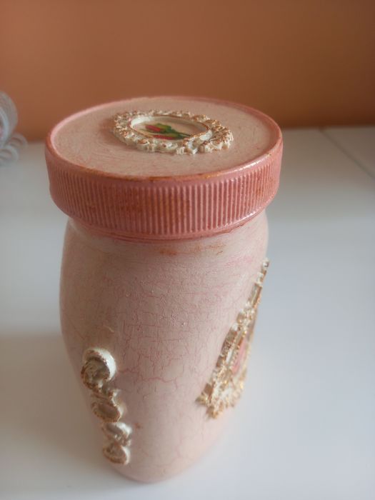 Ръчно изработен буркан с декупаж