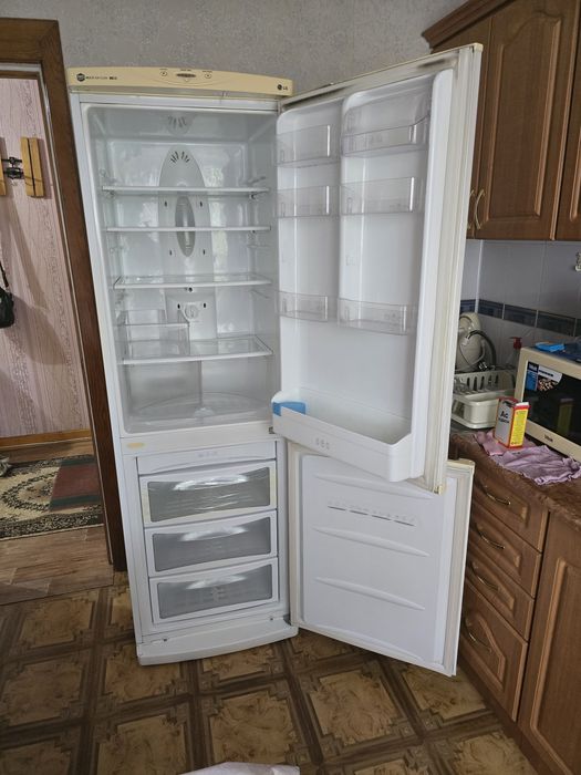 Продам холодильник  LG