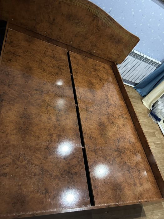 Продам спальный гарнитур