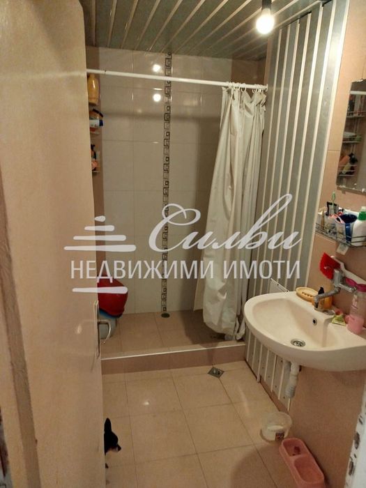 Продава се Тристаен апартамент в Шумен, Тракия - 84 кв.м за 1093 €/кв.м - Снимка #10