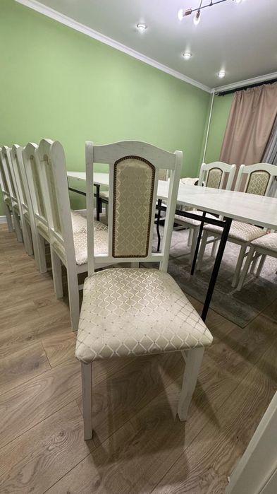 Продам новый  Стол со стулями