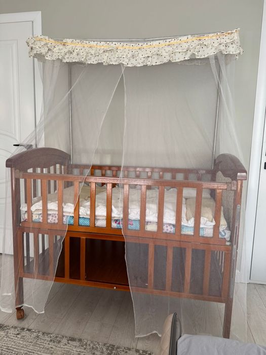 Детская кровать (манеж)