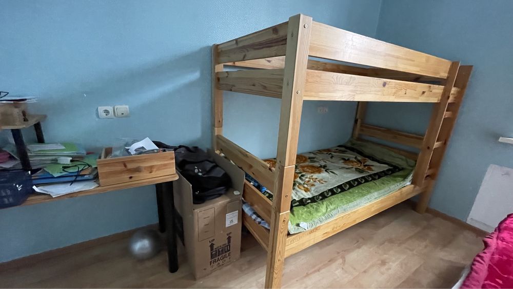 Двух ярусный кровать для детей.