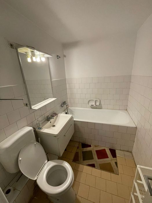 Inchiriez apartament Carpati 2