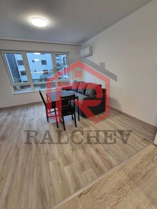 Дава се под наем Двустаен апартамент в Варна, Център - 75 кв.м за 612 € - Снимка #1