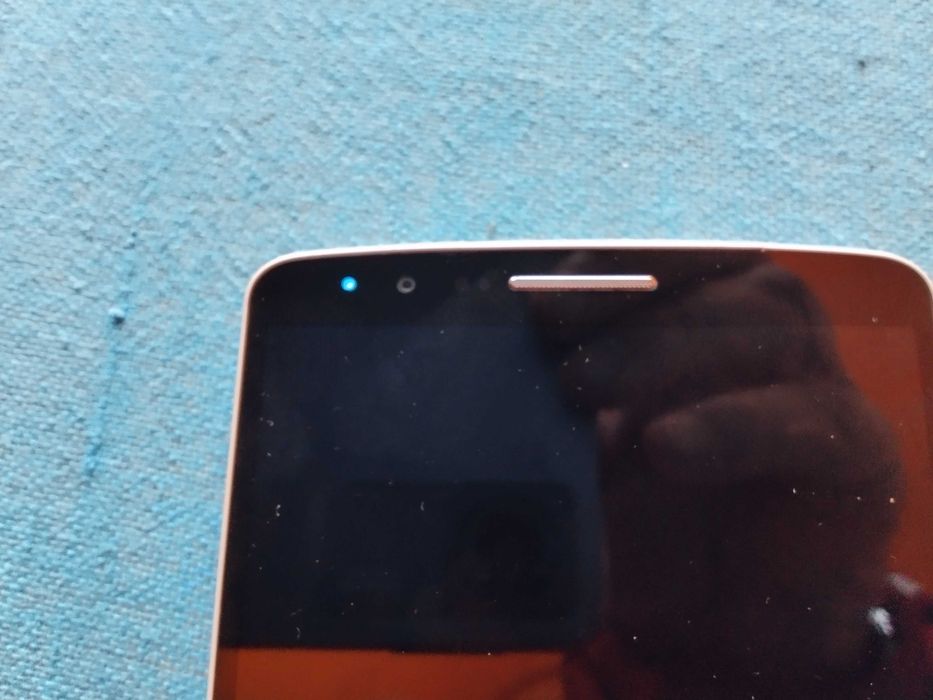 смартфон LG3 изгодно имперфектен