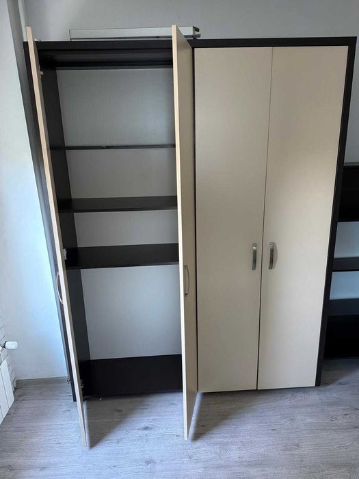 Sifonier / Dressing / Dulap si Masa de sticla plus scaune