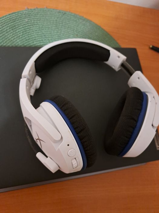 Casti gaming wireless Hyper X, noi