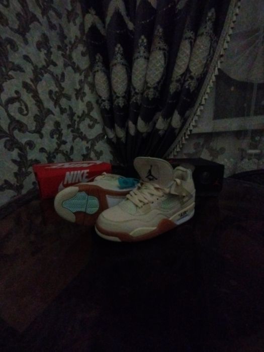 Air Jordan 4 RETRO