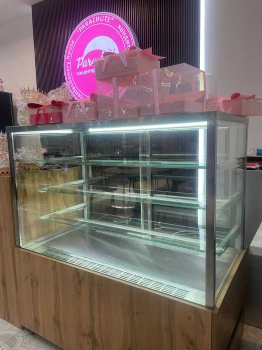 Витринный холодильник