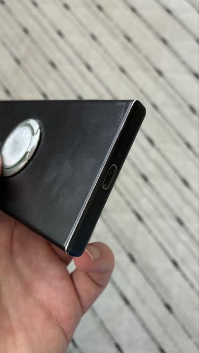 Sony XZ1 Compact 32 GB 4.6” дисплей Андроид 9 sd card