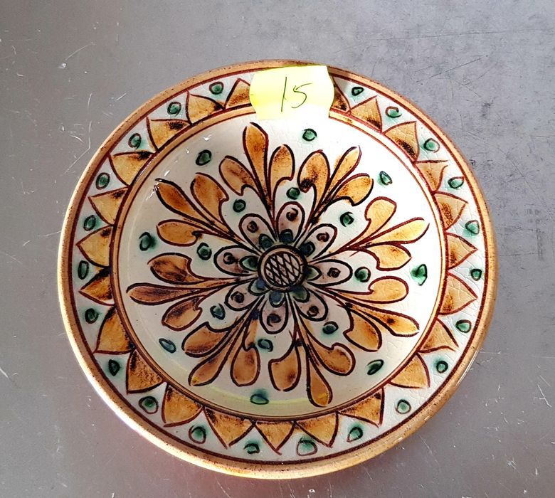 Obiecte decorative vechi din porțelan