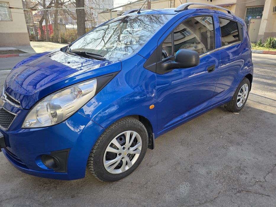 Спарк в отличном состоянии хорошие руки