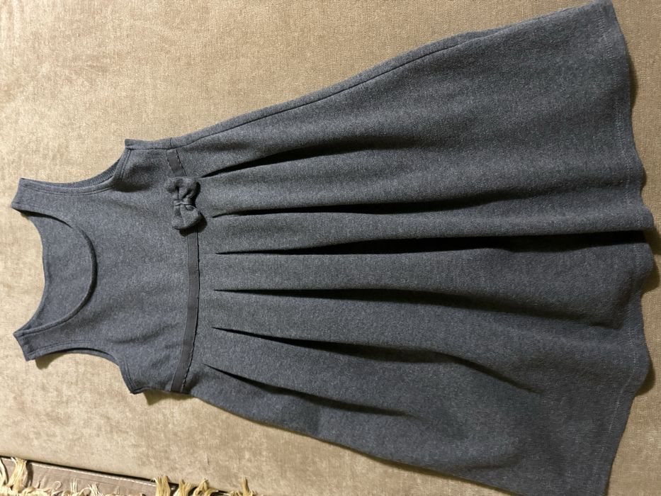 Продам серый сарафан на девочку в школу