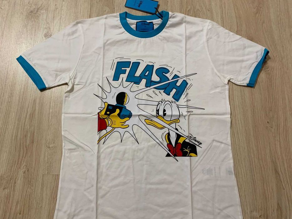Нови тениски с етикети GUCCI x Disney flash налични в черно и бяло
