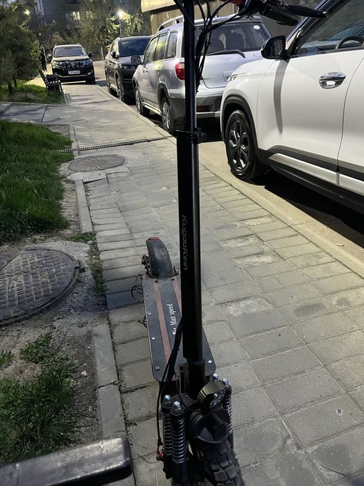 Электросамокат Kugoo Max Speed 2025 в идеальном состоянии