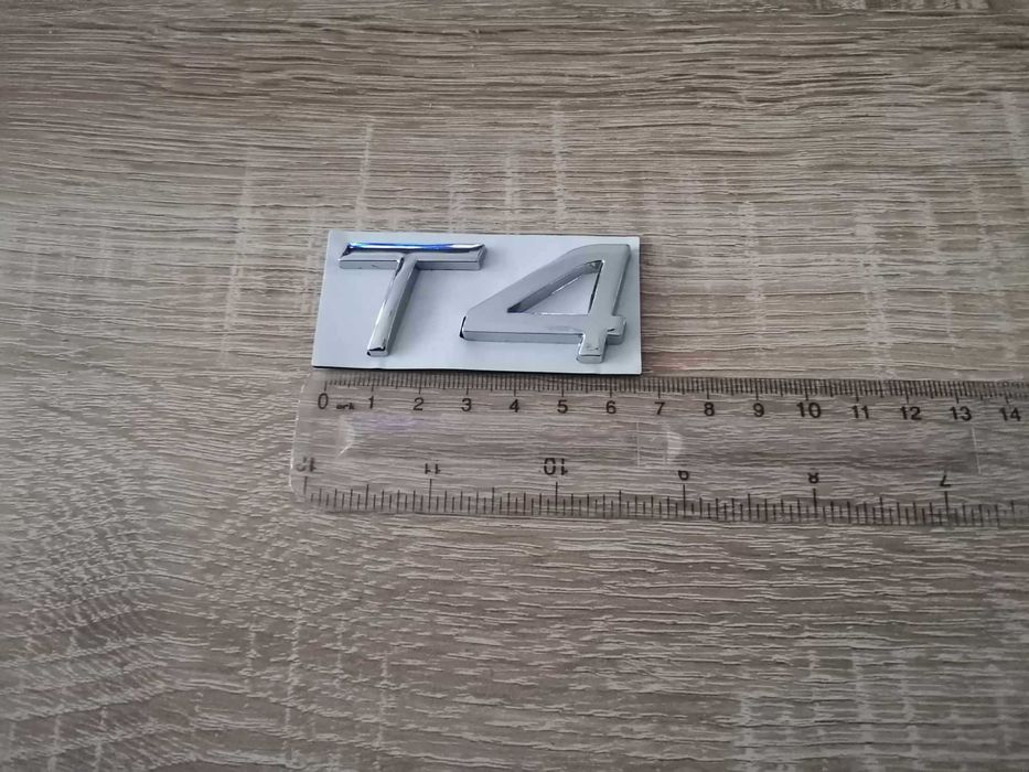 сребристи емблеми Волво Volvo T4