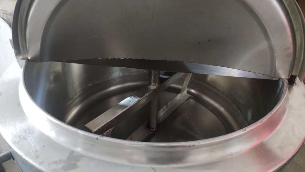 Миксер для пищевой промышленности из нержавеющей стали, объём 200 л.