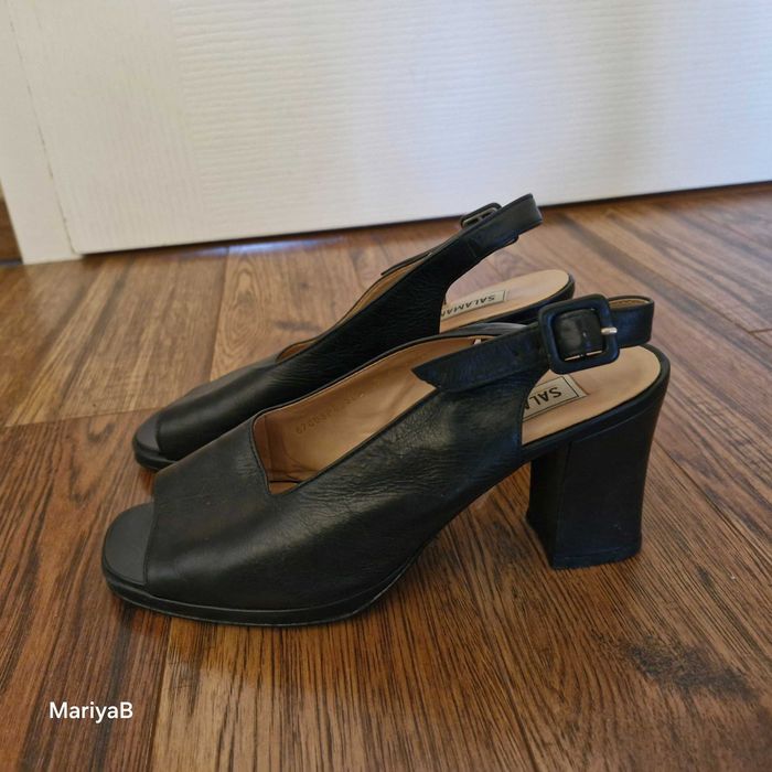 Елегантни сандали на ток Salamander