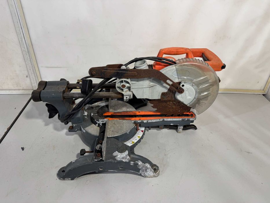 Циркуляр пендула - Silverline 1500 W/ 210mm